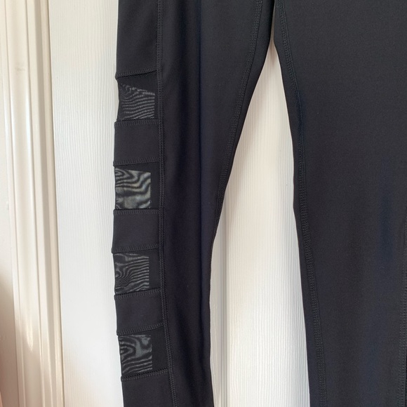 💥BOGO💥 Women’s black Yoga pants. Size XS Perfect condition - Picture 2 of 8